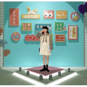 亞克力字是什么材質(zhì) 網(wǎng)紅店裝飾新寵——亞克力墻貼爆火，廣告人如何分一杯羹？